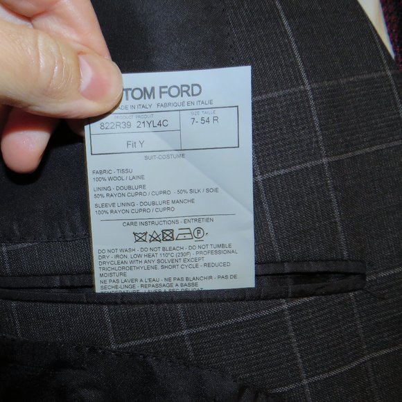 Tom Ford Fit Y O'Connor Current Gray Plaid Peak Lapel Two Button Suit 44R - Picture 16 of 16